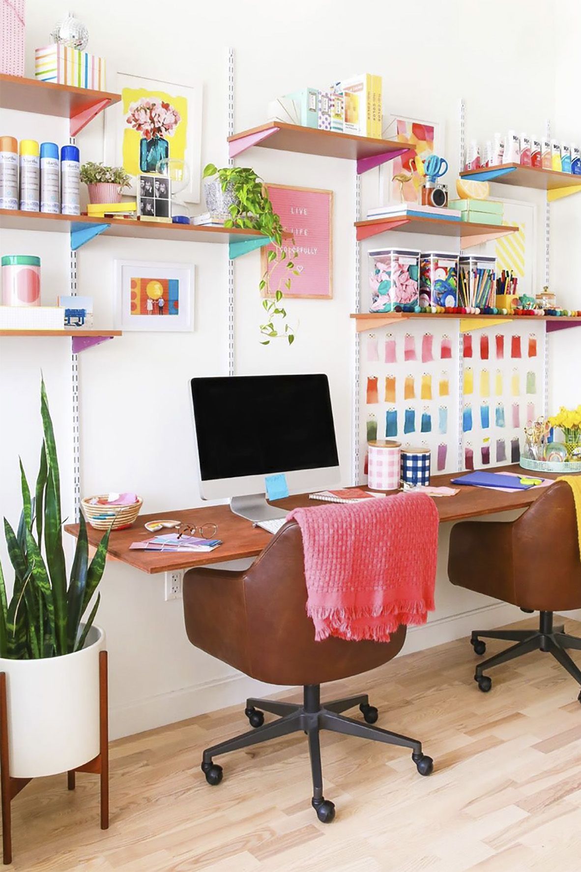 How to Organize Your Desk: 11 Steps (With Pictures)