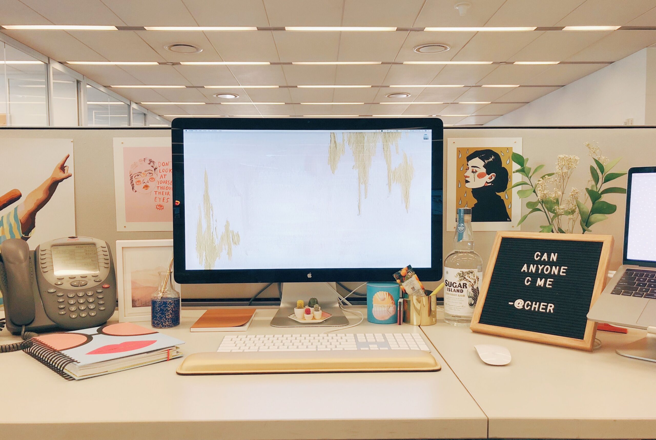 How To Decorate Your Desk in the Office